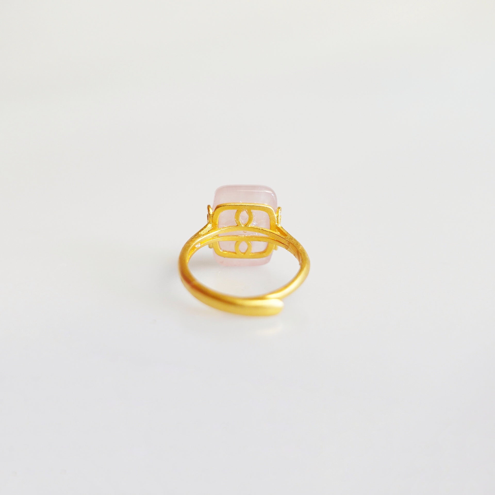 Handmade Ring, Rose Quartz Ring, Gemstone ring, Crystal Ring, Gold Ring, Quartz Ring, Rectangle Ring, Cocktail Ring, Gem Rings, Gemstone rings for women, Boutique Ring, Asian Ring, Women's gold rings, Sterling Silver Ring, Yun Boutique Ring