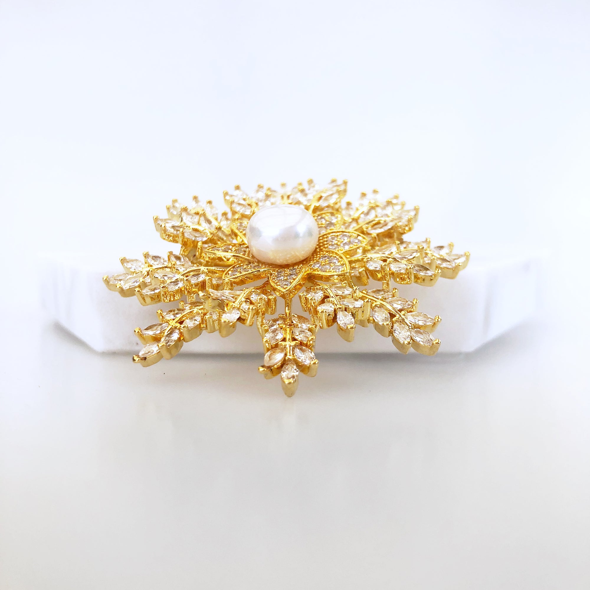 Gold Plated Snowflake Zircon Brooch Pendant