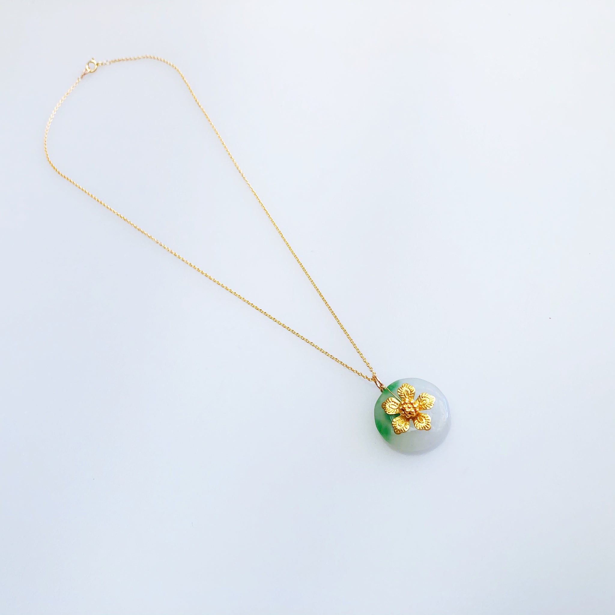 Tulips 18ct Yellow Gold Jade Necklace