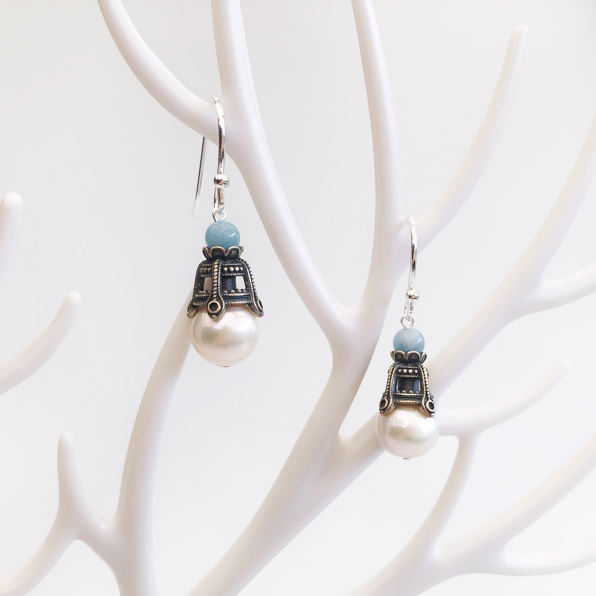 Divine Vase Pearl Earrings