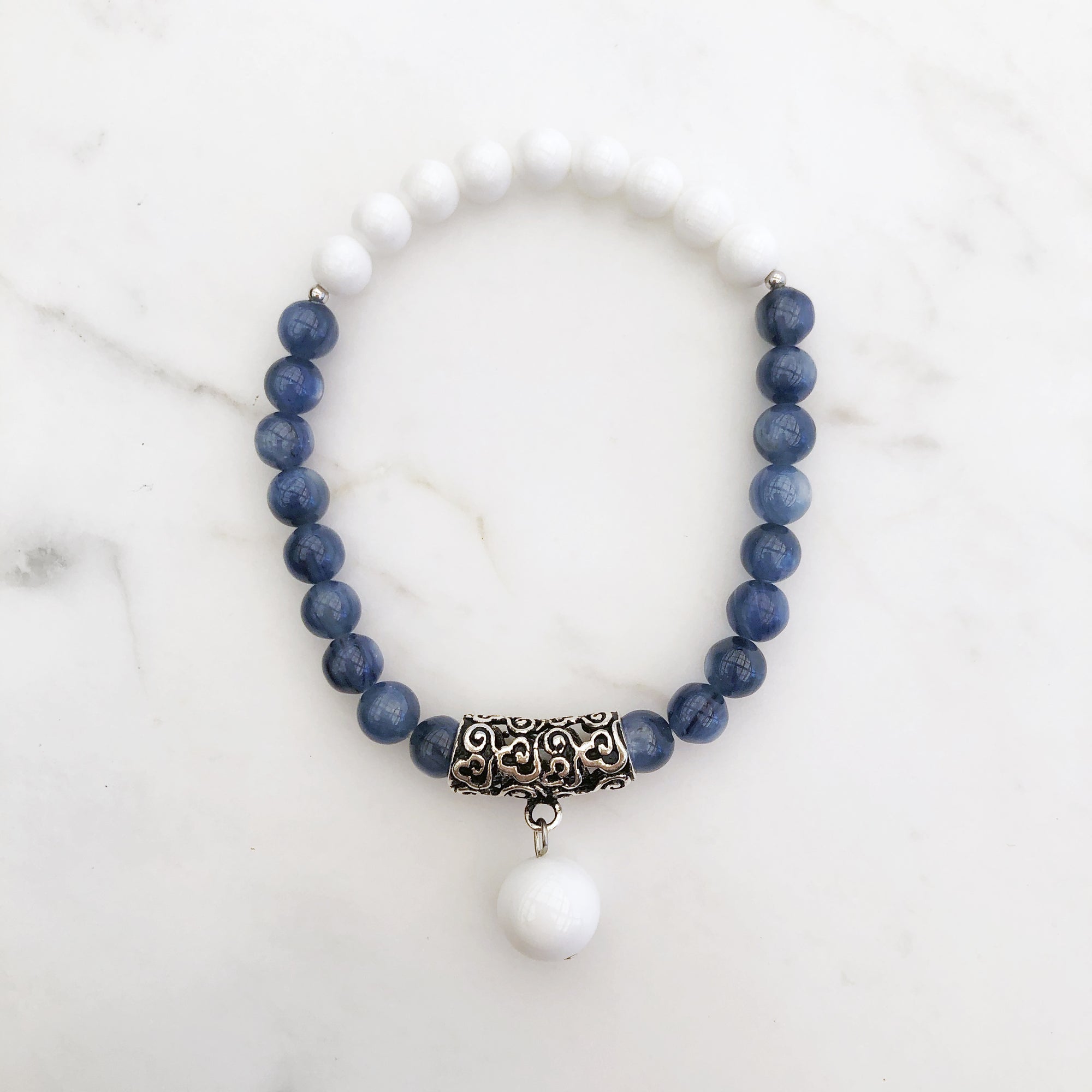 Kyanite and Tridacna Auspicious Clouds Bracelet