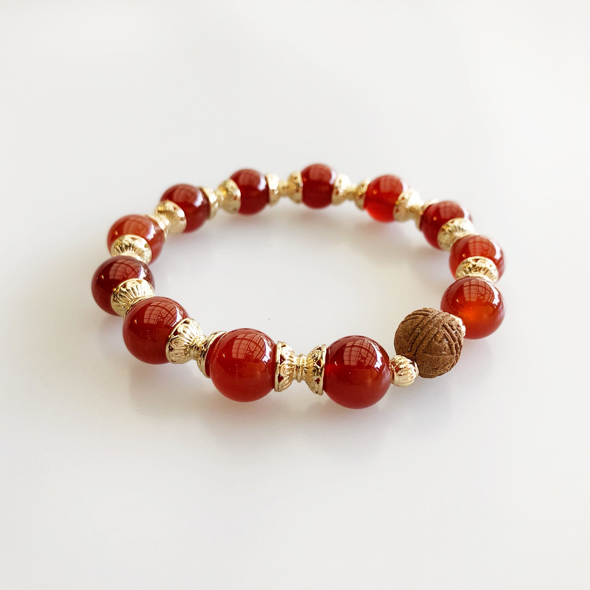 Vintage Style 10mm Carnelian Herbal Bracelet