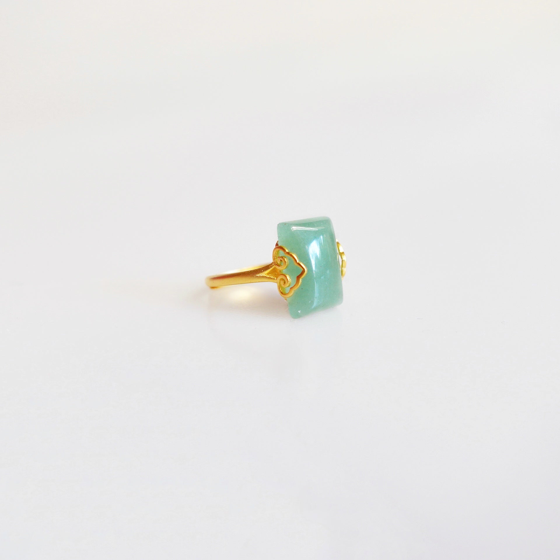 Gold Rectangle Green Aventurine Ring - Yun Boutique