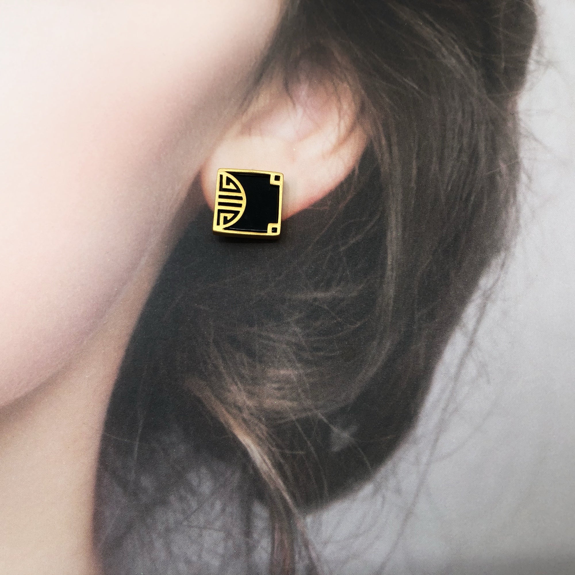 Gold Square Agate Studs - Yun Boutique