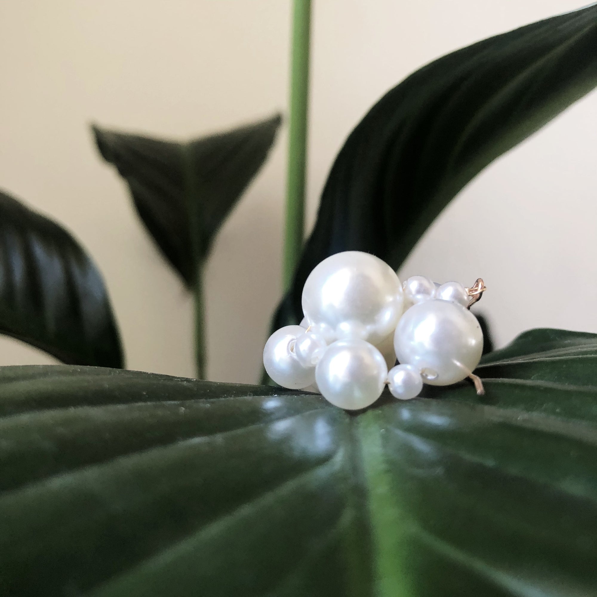 Pearl Cluster Earrings - Yun Boutique