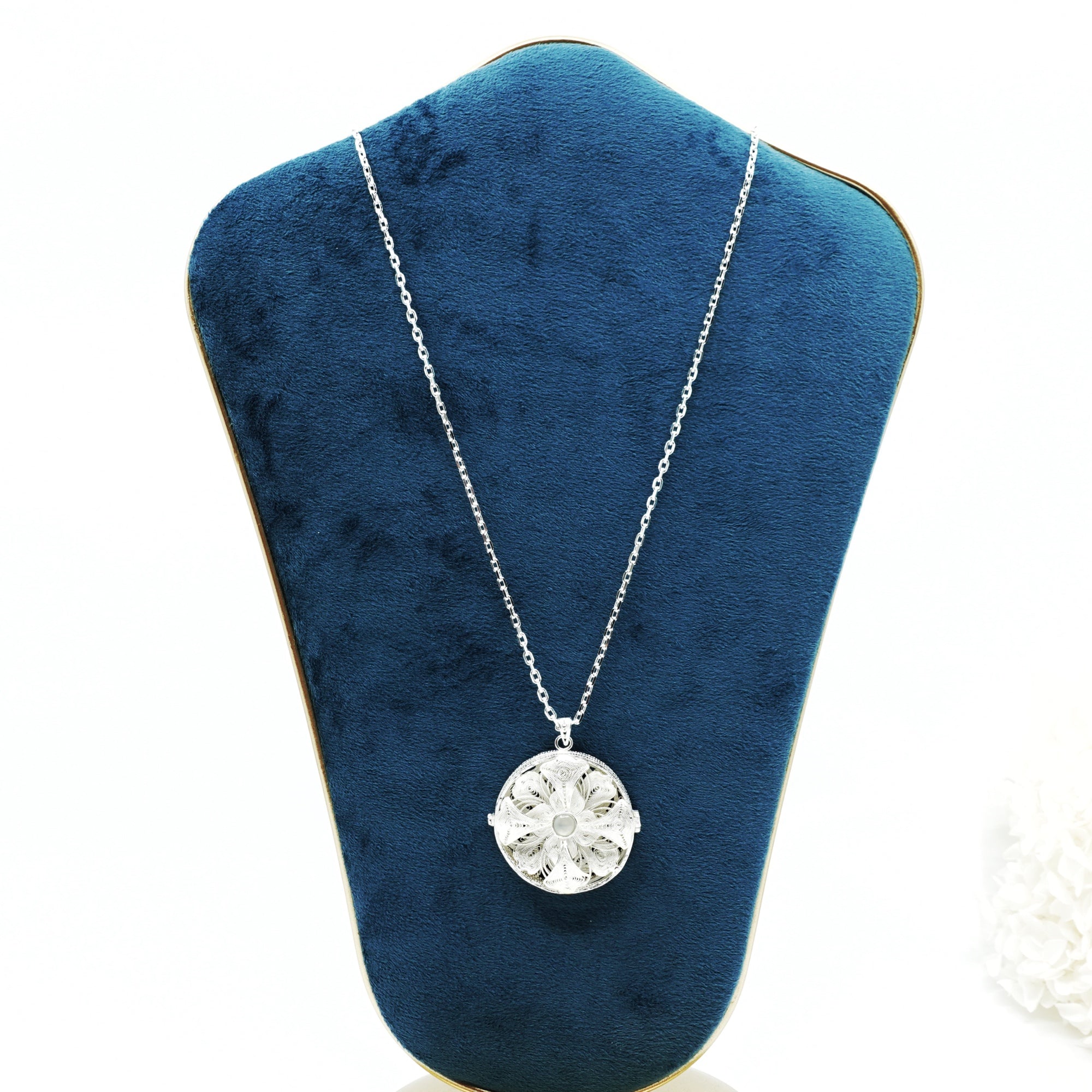 Auspicious Flower Filigree Pendant Necklace in Sterling Silver - Yun Boutique