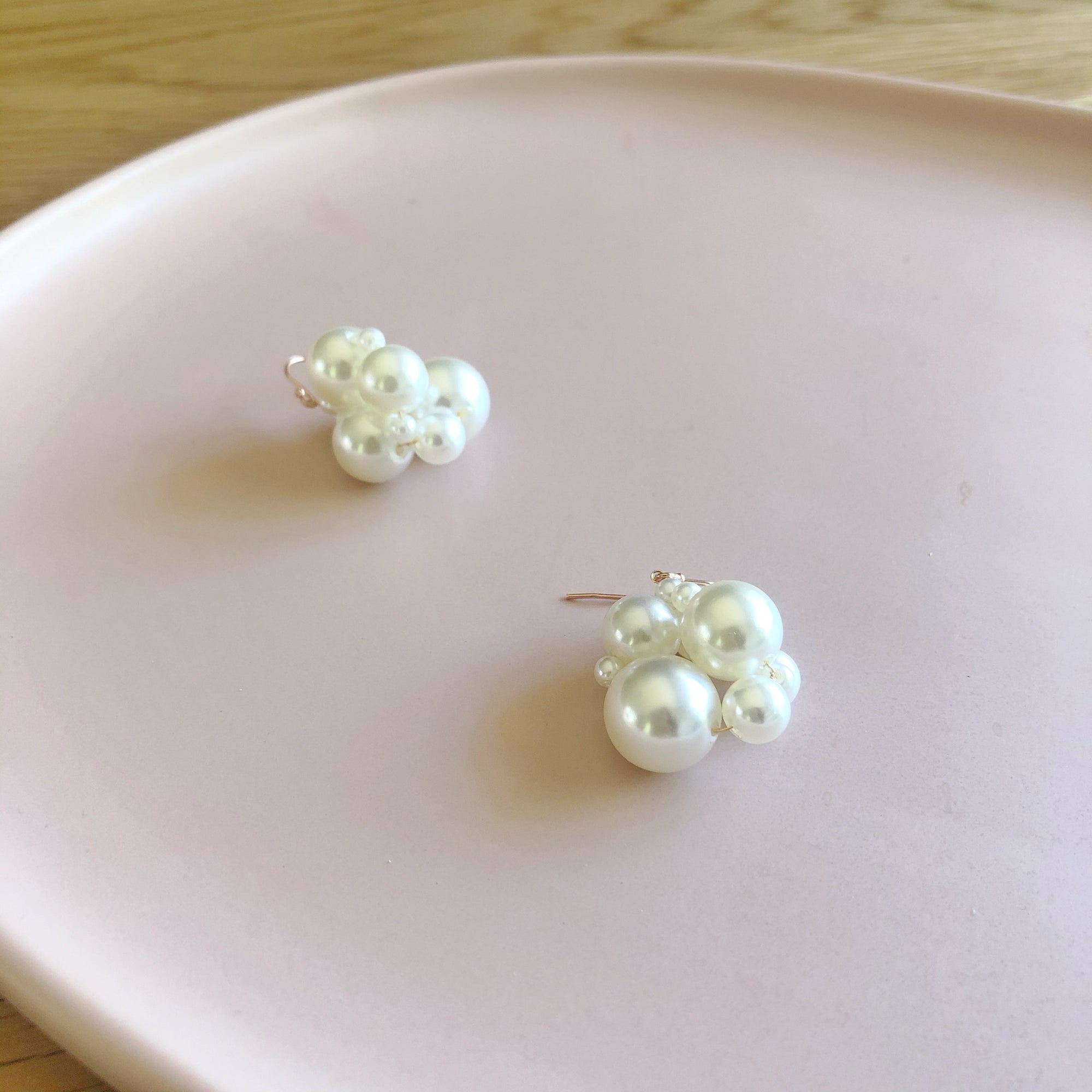 Pearl Cluster Earrings - Yun Boutique