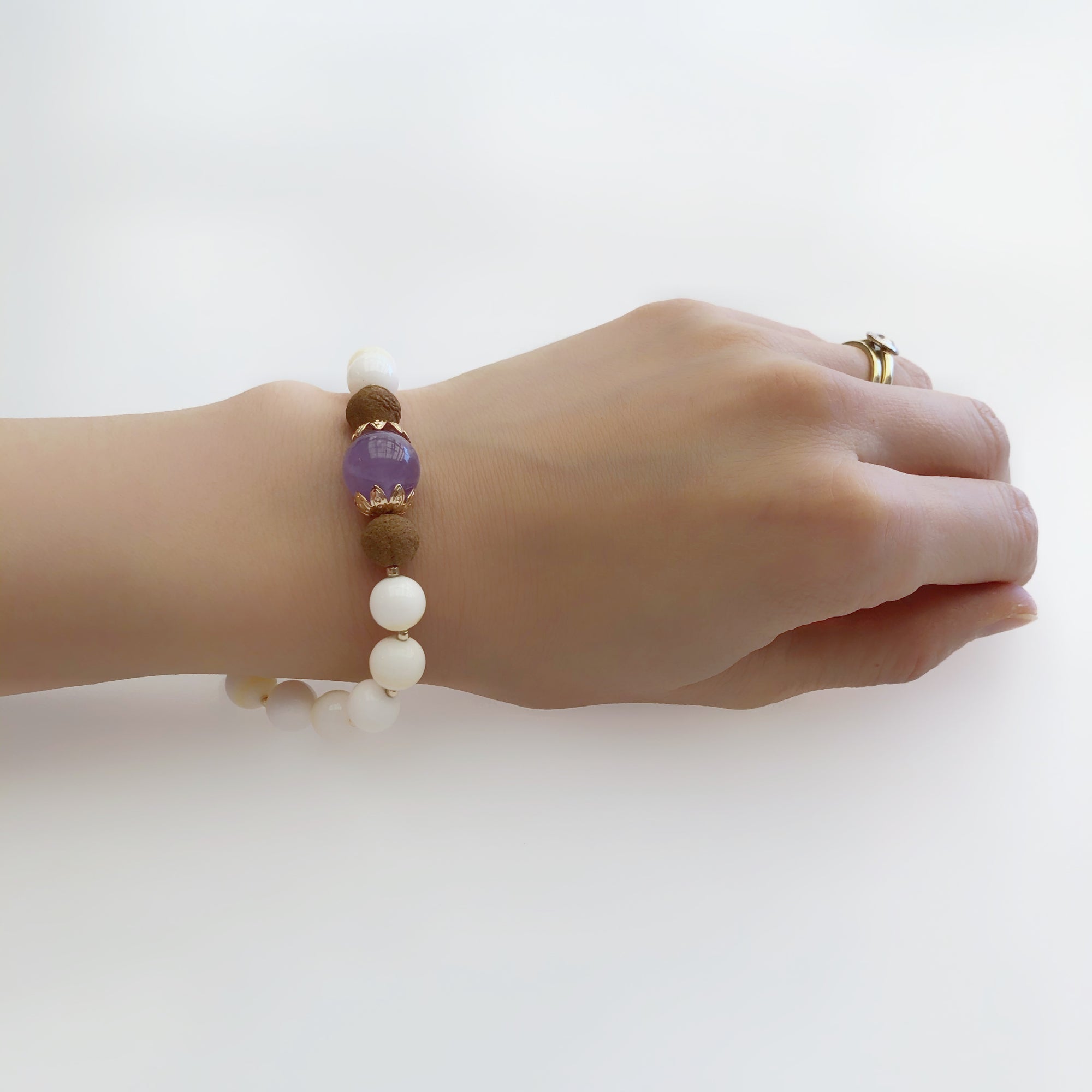 Beaded Tridacna Herbal Bracelet