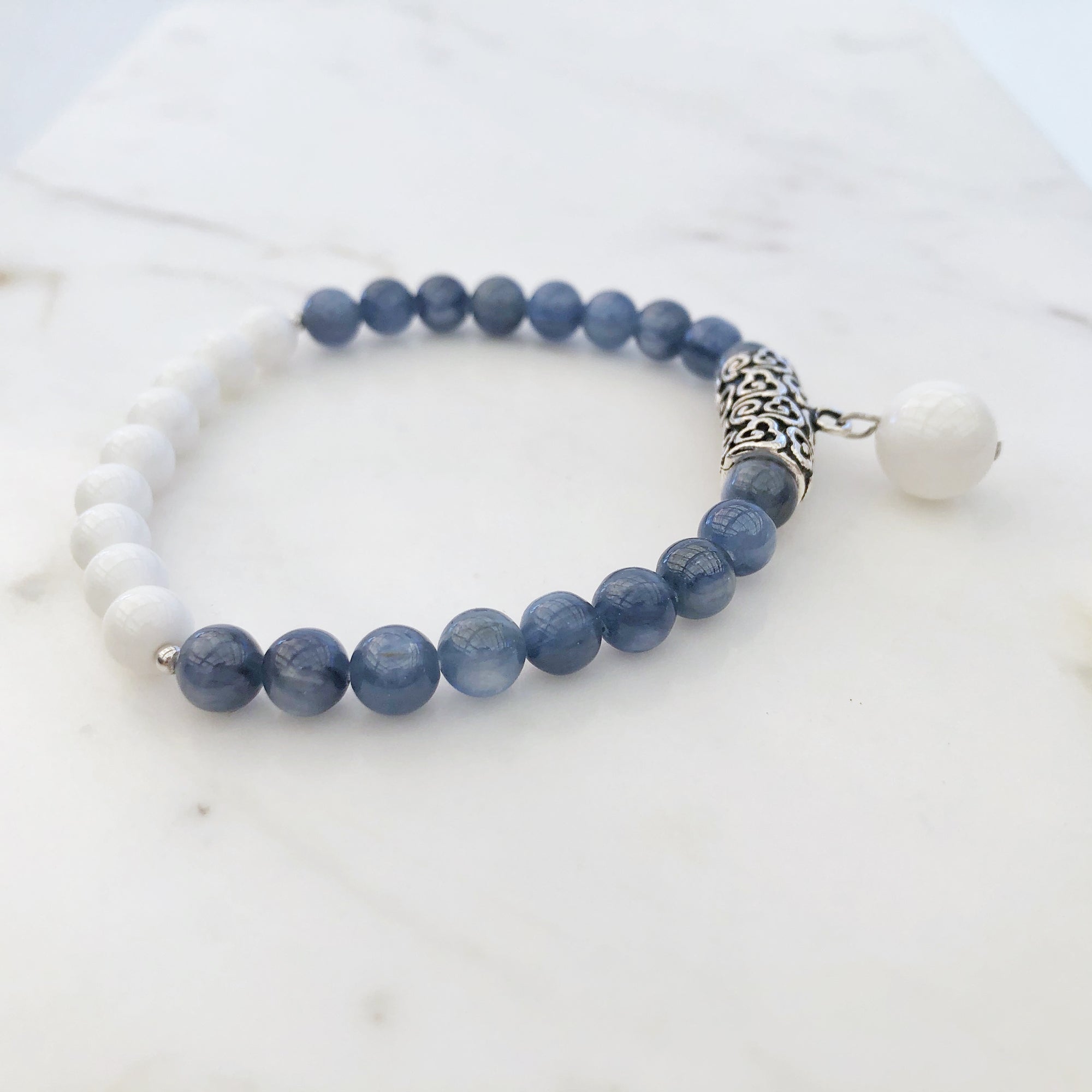 Kyanite and Tridacna Auspicious Clouds Bracelet