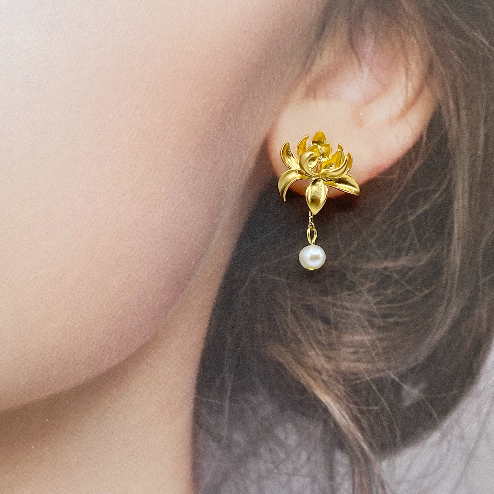 Gold Lotus Pearl Stud Earrings - Yun Boutique