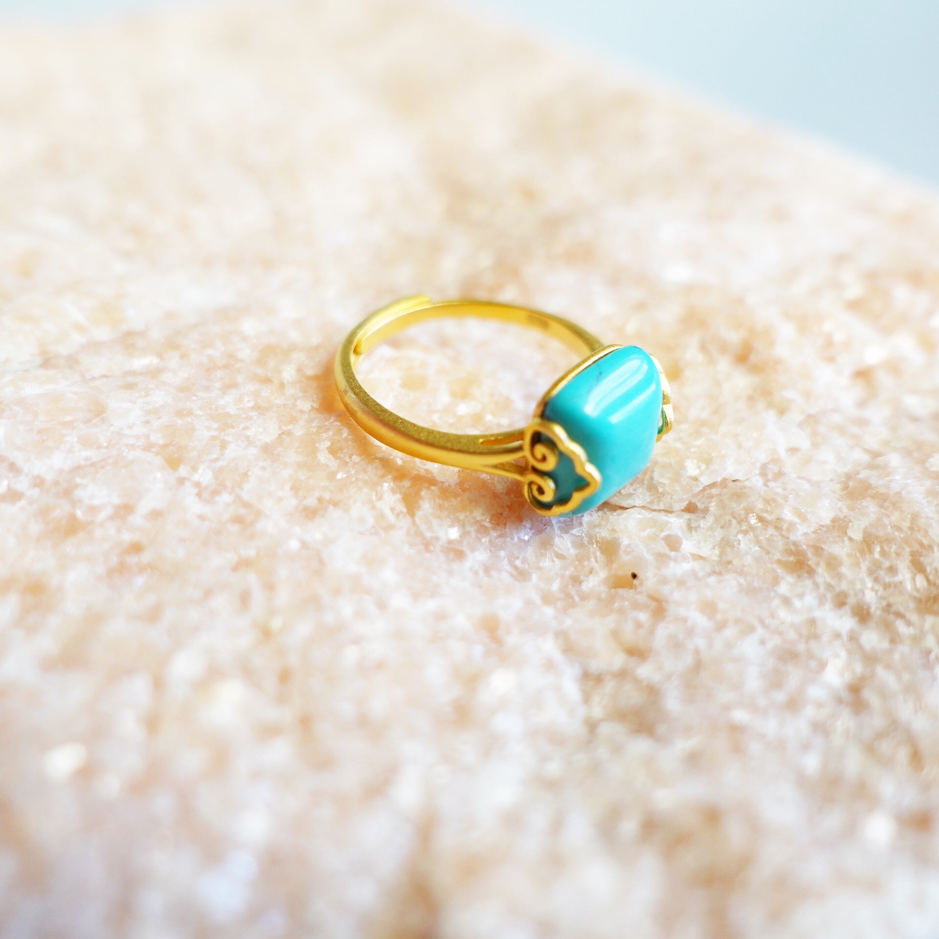 Gold Square Turquoise Ring - Yun Boutique