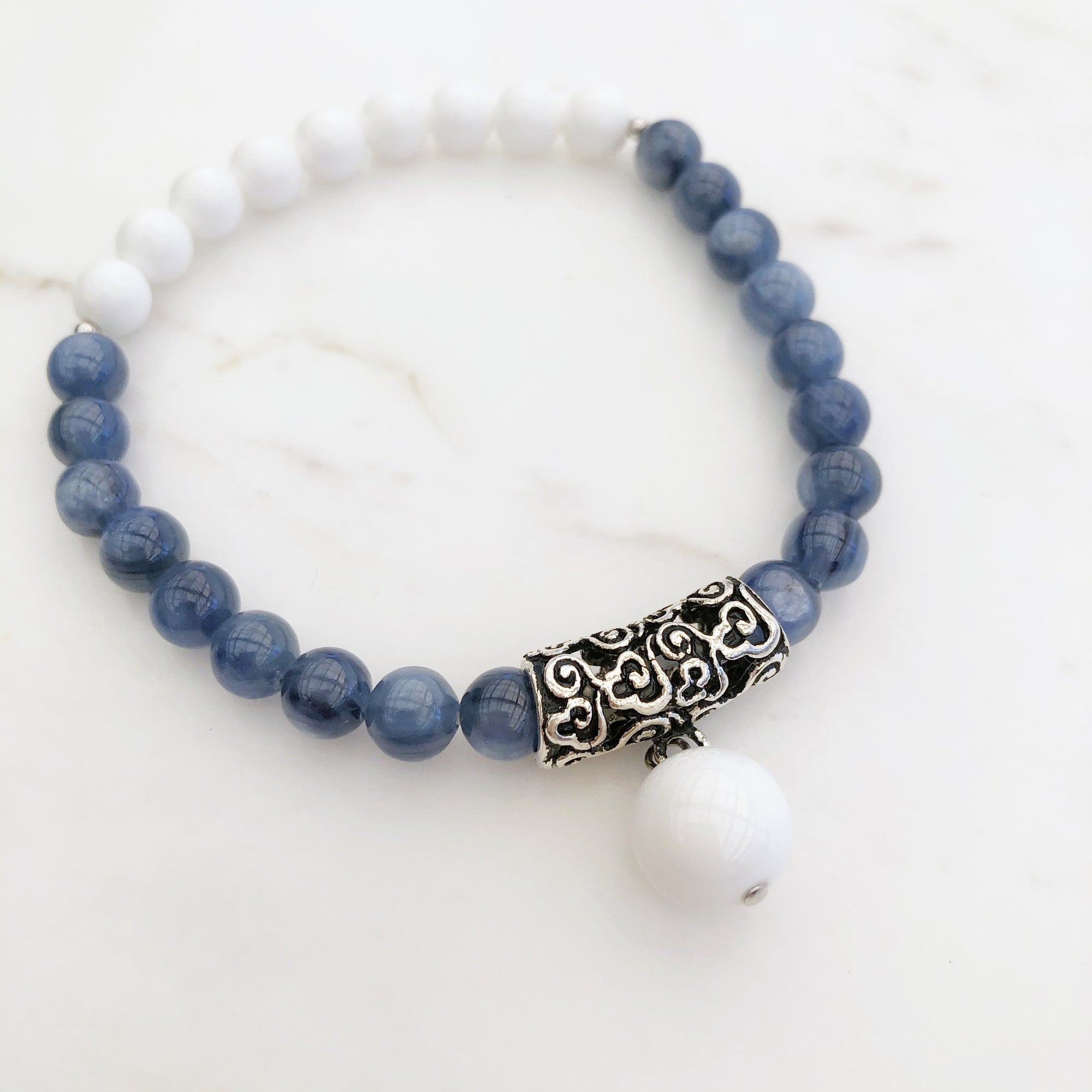 Kyanite and Tridacna Auspicious Clouds Bracelet