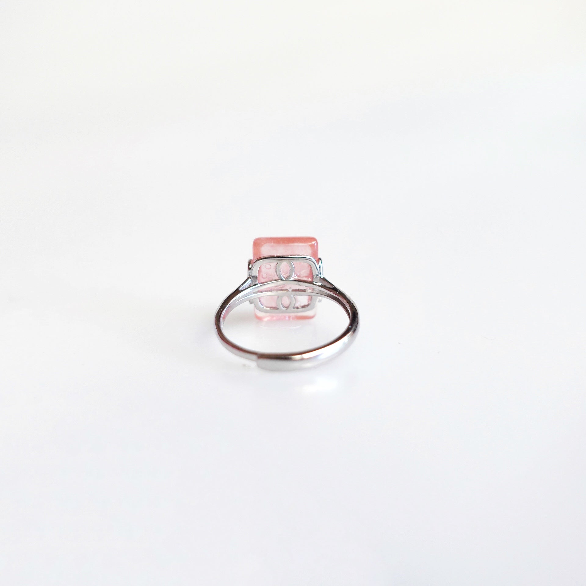 Yun Boutique, Handmade Ring, Gemstone ring, Crystal Ring, Silver Ring, Quartz Ring, Rectangle Ring, Cocktail Ring, Gem Rings, Gemstone rings for women, Boutique Ring, Asian Ring, Women's silver rings, Sterling Silver Ring.