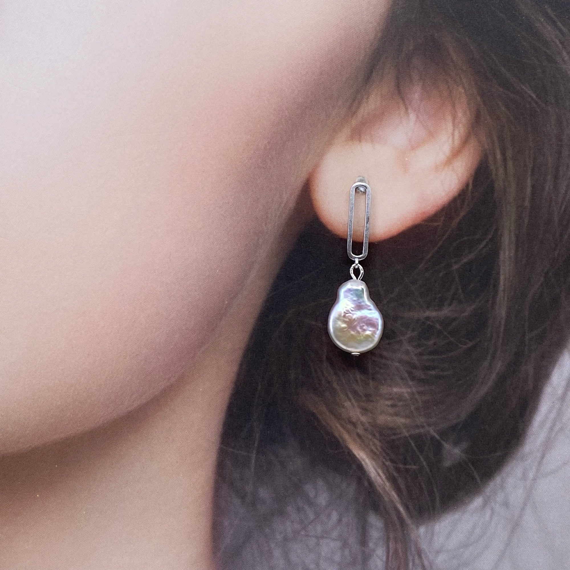 Baroque Pearl Silver Post Earrings - Yun Boutique