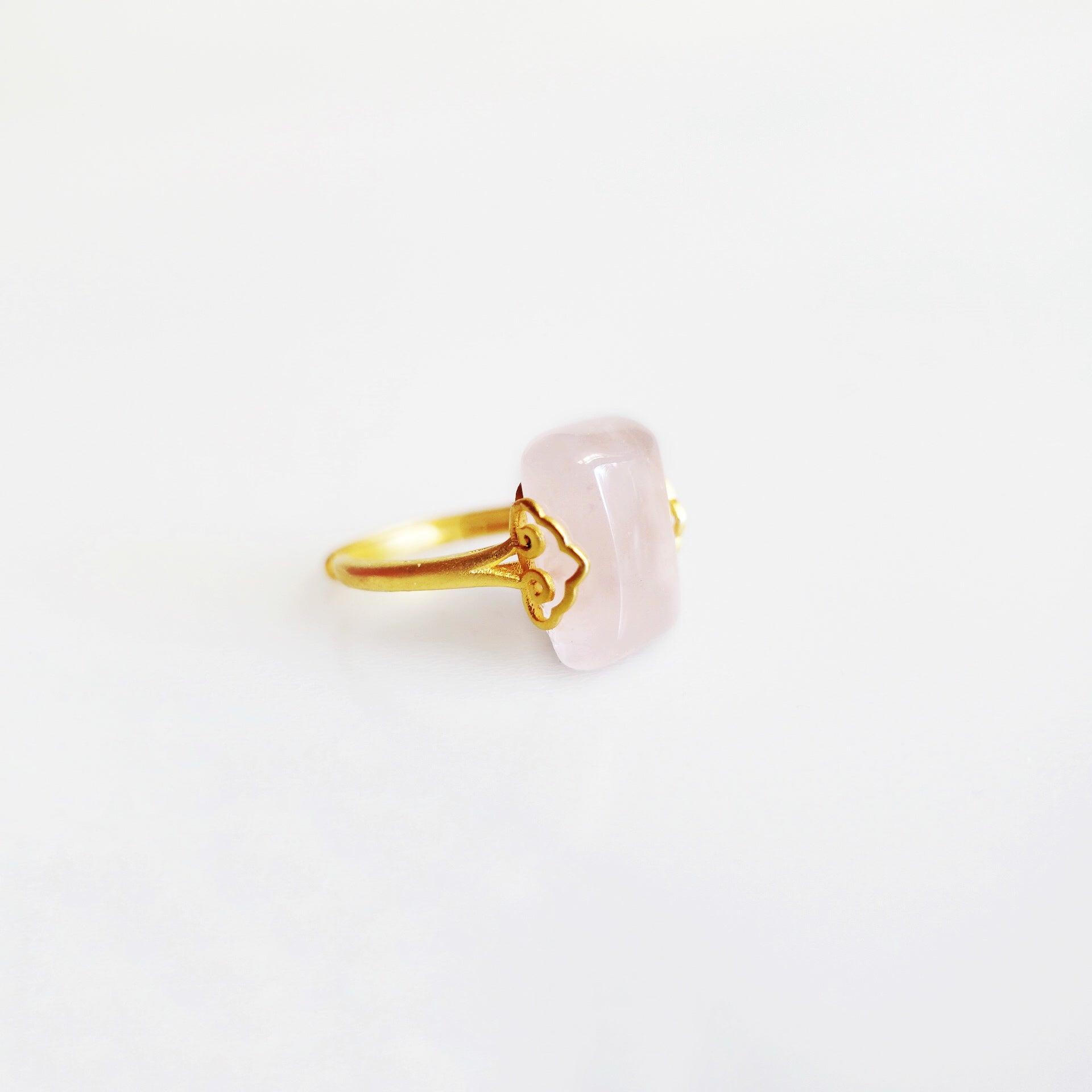 Handmade Ring, Rose Quartz Ring, Gemstone ring, Crystal Ring, Gold Ring, Quartz Ring, Rectangle Ring, Cocktail Ring, Gem Rings, Gemstone rings for women, Boutique Ring, Asian Ring, Women's gold rings, Sterling Silver Ring, Yun Boutique Ring