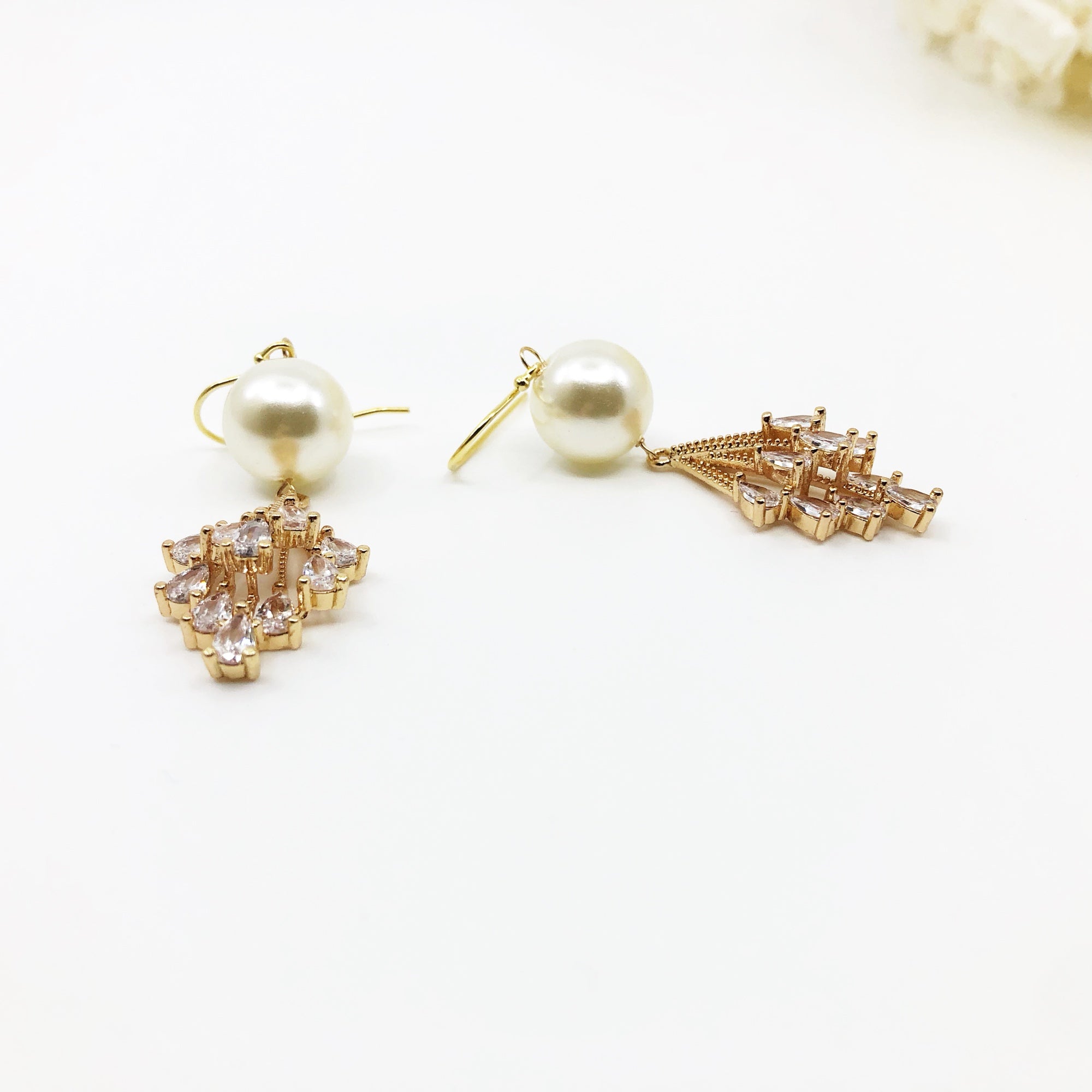 Firework Zircon and Pearl Earrings - Yun Boutique