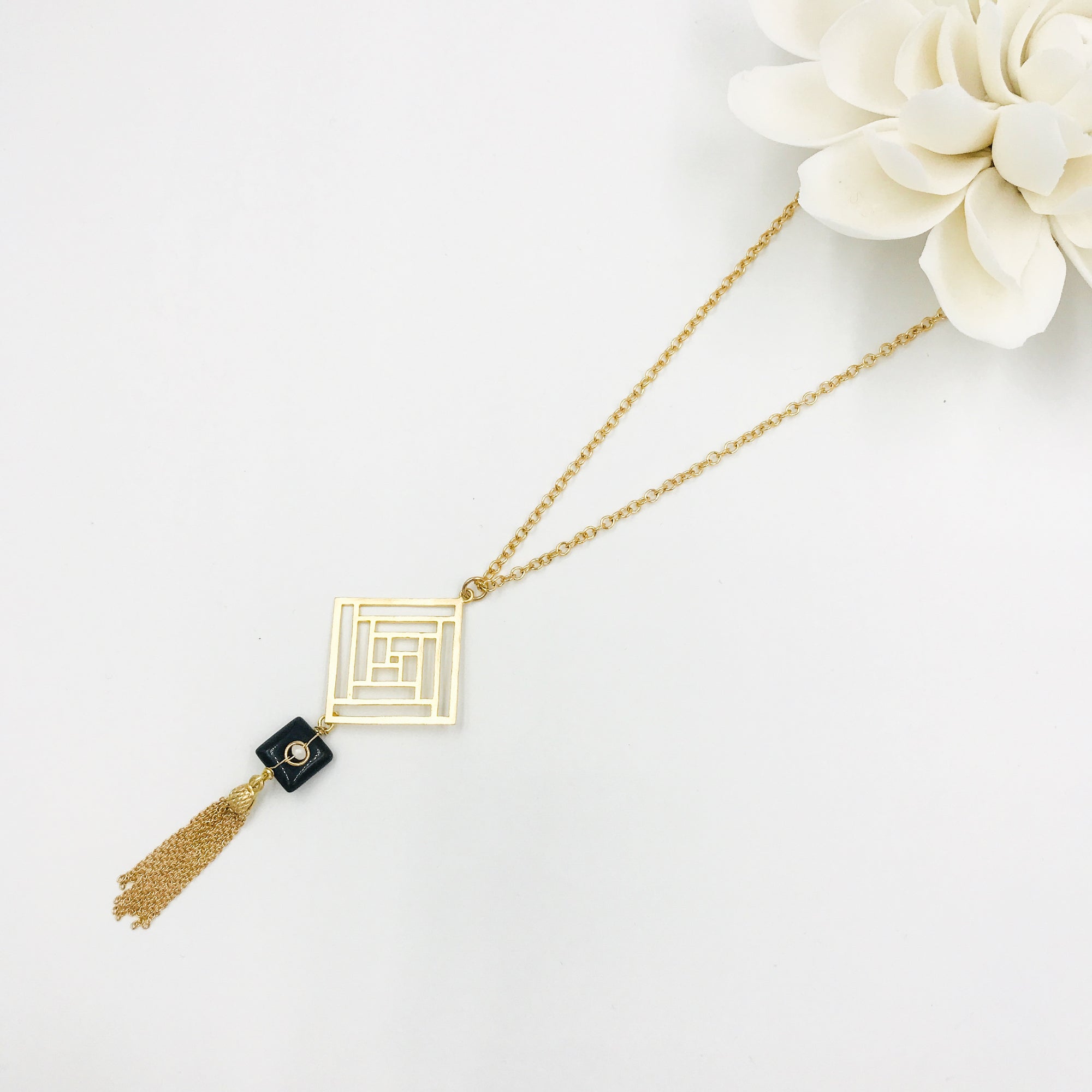 Light of Truth Tassel Necklace - Yun Boutique