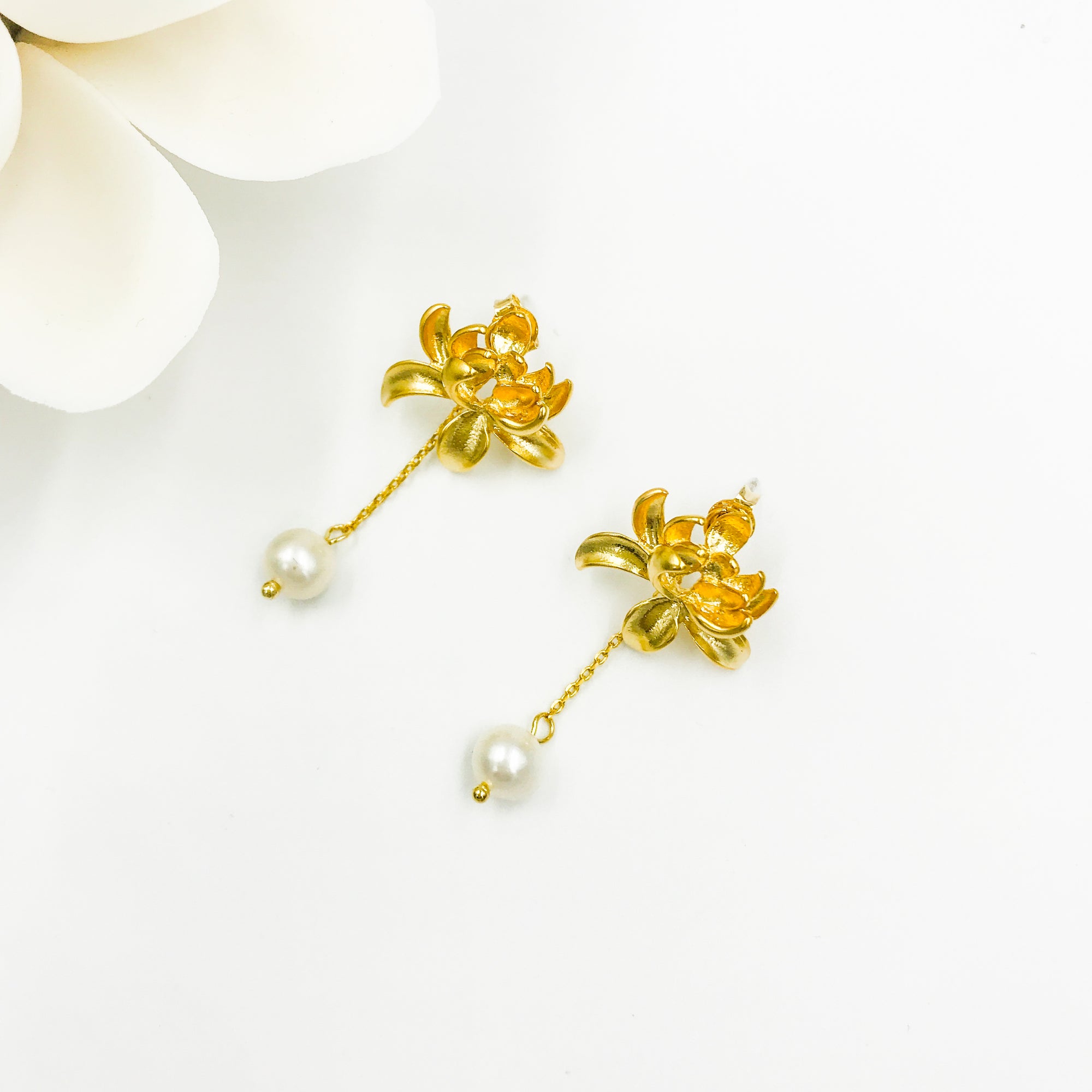 Gold Lotus Pearl Stud Earrings - Yun Boutique