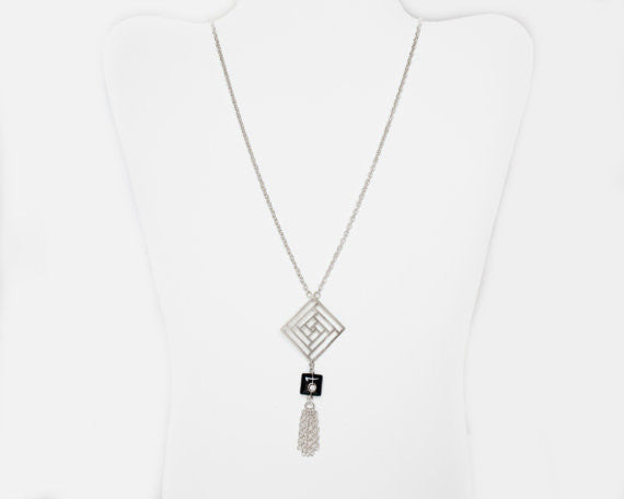 Light of Truth Tassel Necklace - Yun Boutique