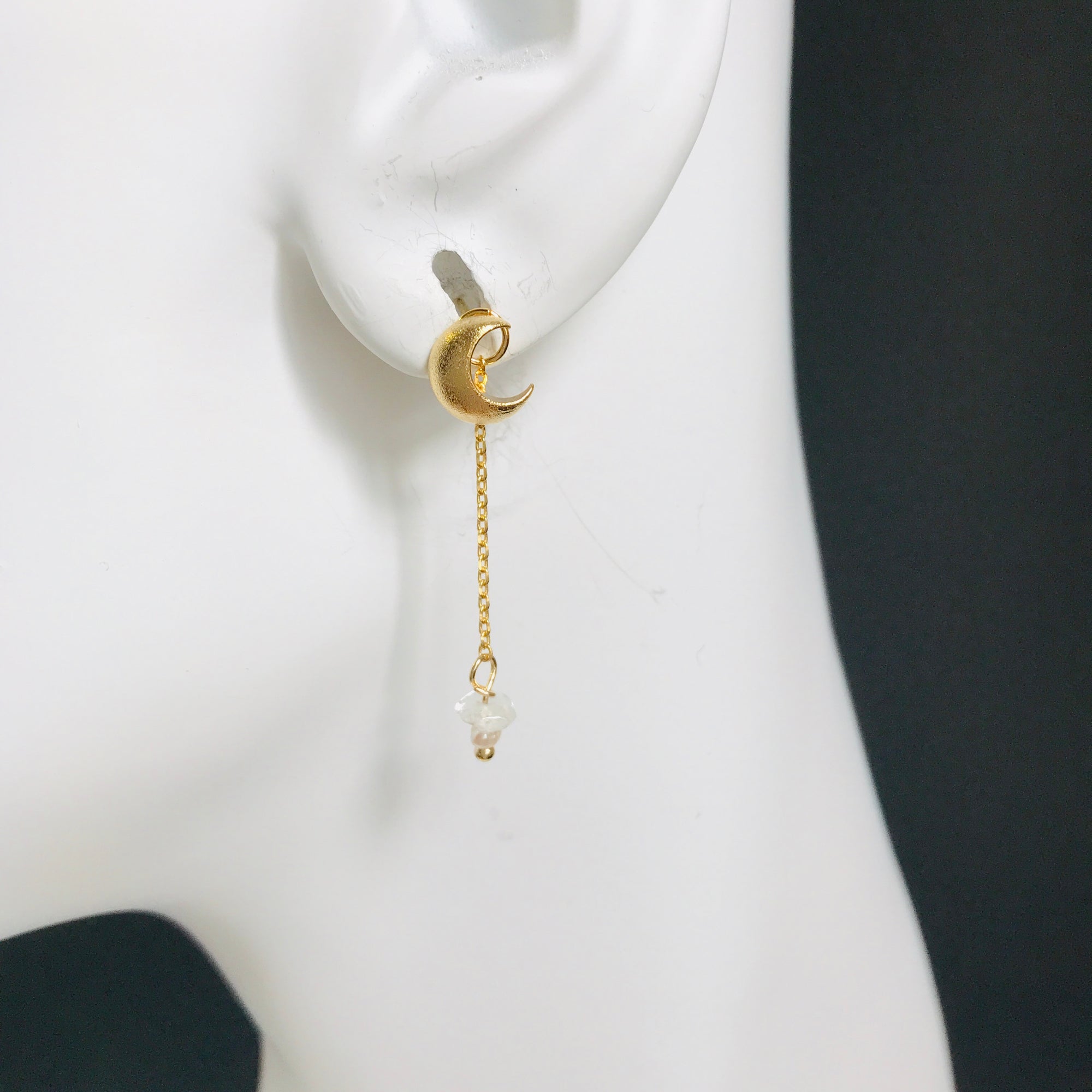 Versatile Crescent Stud Earrings Gold - Yun Boutique